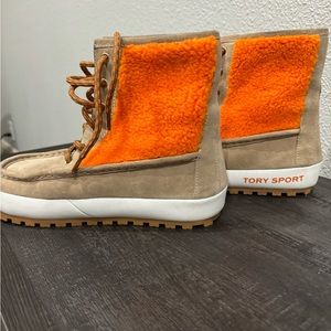 Like new Tory Burch Sport moccasin sheep boots